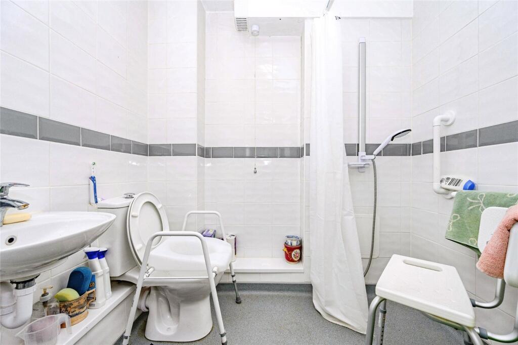 Apartment in Dunstable, Central Bedfordshire - More