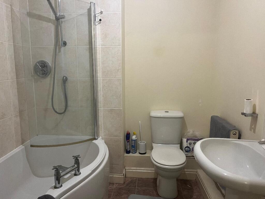 Flat 12, 102 Eastham Rake, Wirral, Merseyside, CH62 photo 4