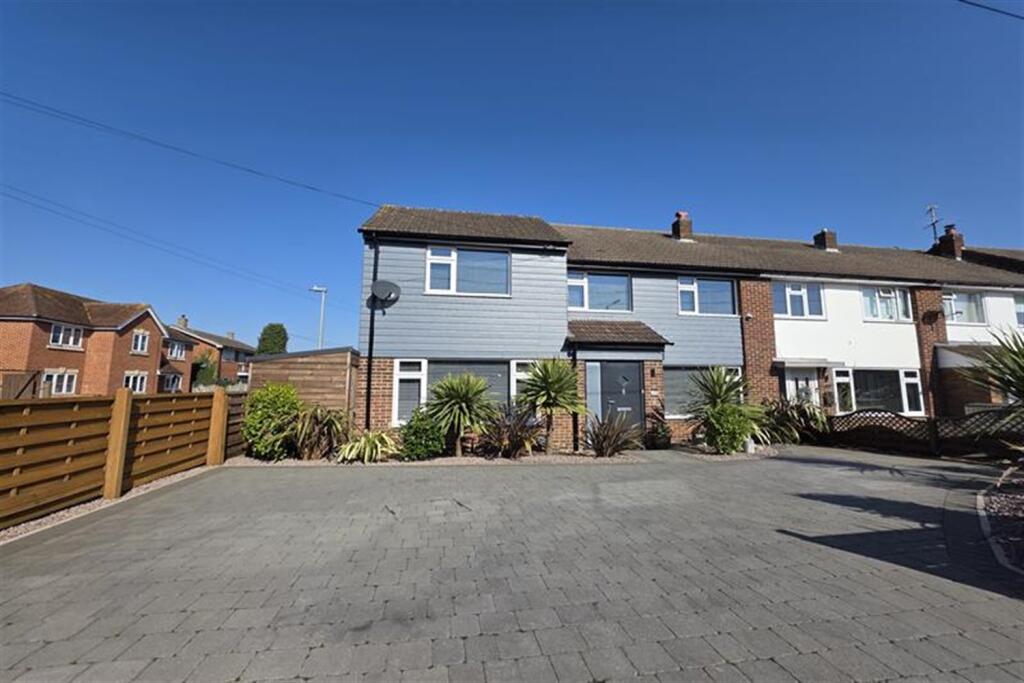 Main image of property: Coggeshall Road, Braintree, CM7