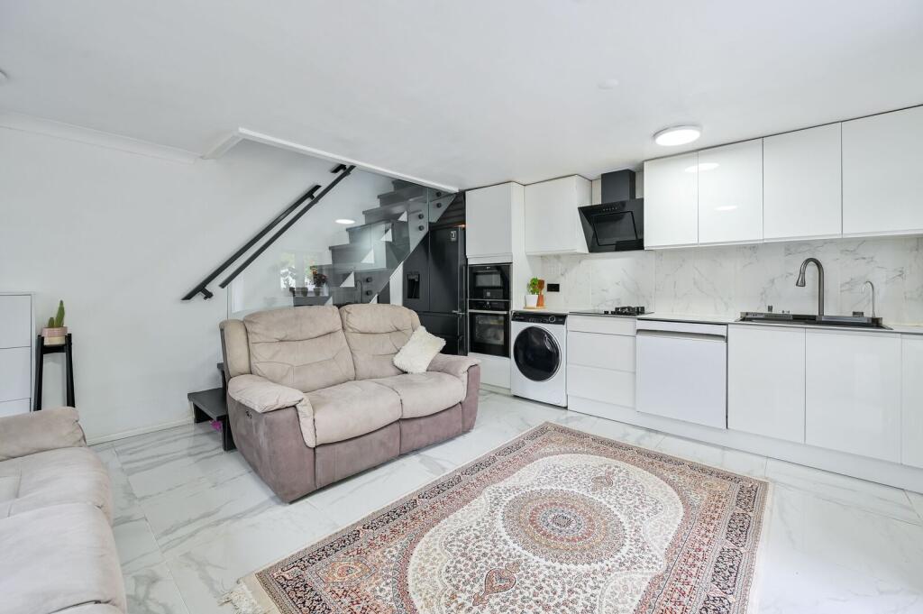 House in London - View 2
