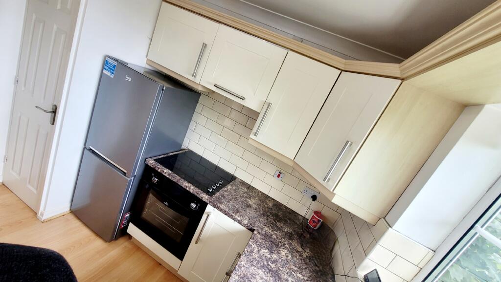 Apartment in Salford, Greater Manchester - View 3