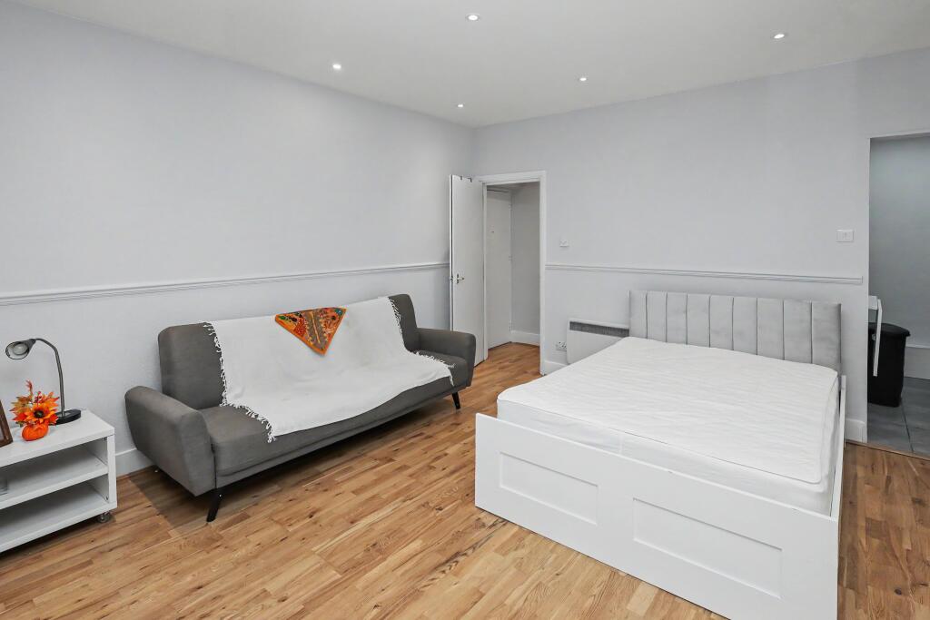 Flat 2, 38 Fellows Road, Belsize Park, London, NW3 photo 4