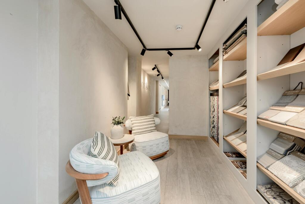 572 kings rd1722.jpg