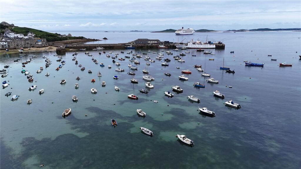 Strand, Isles of Scilly, TR21 photo 3