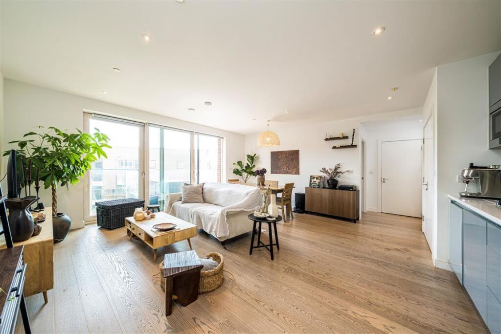 Main image of property: Victory Place, Elephant and Castle