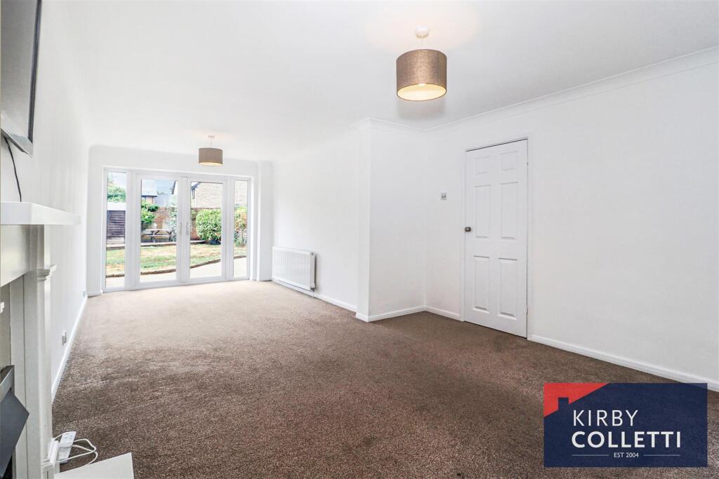 House in Enfield - More