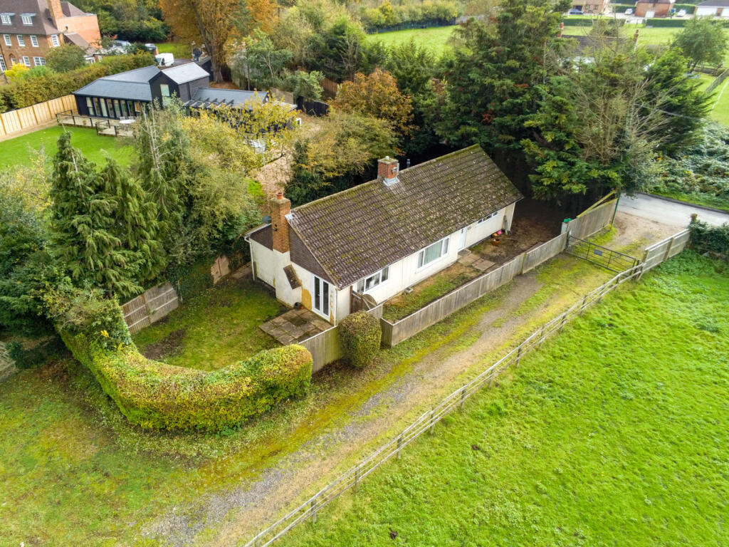 Middlegreen Road, Langley, SL3 - View 4
