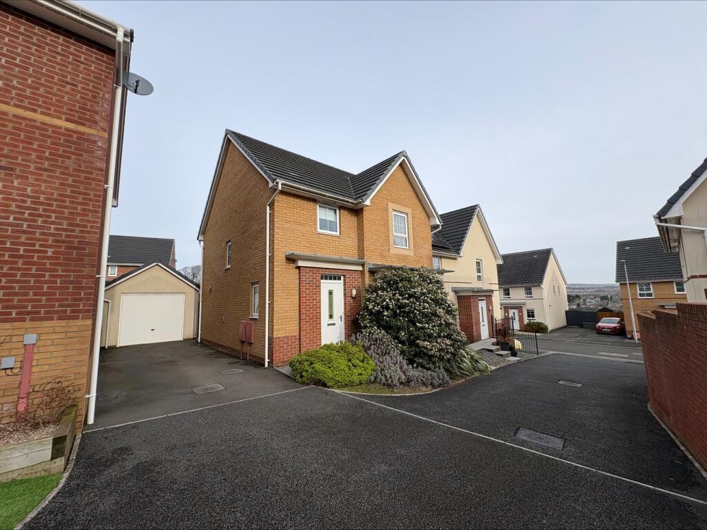Main image of property: Pen Y Berllan, Bridgend, CF31