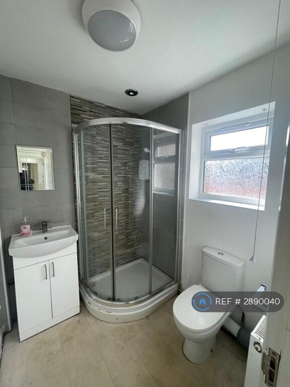 1 bedroom house share for rent