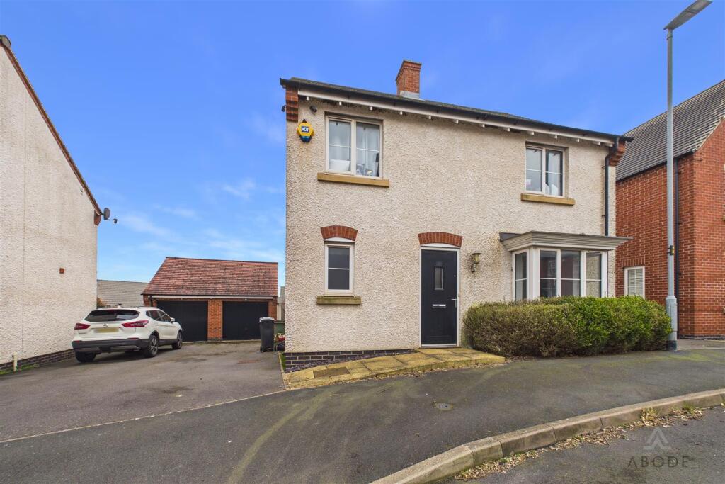 4-bed detached on Spitfire Road, Castle Donington, Derby, £350,000