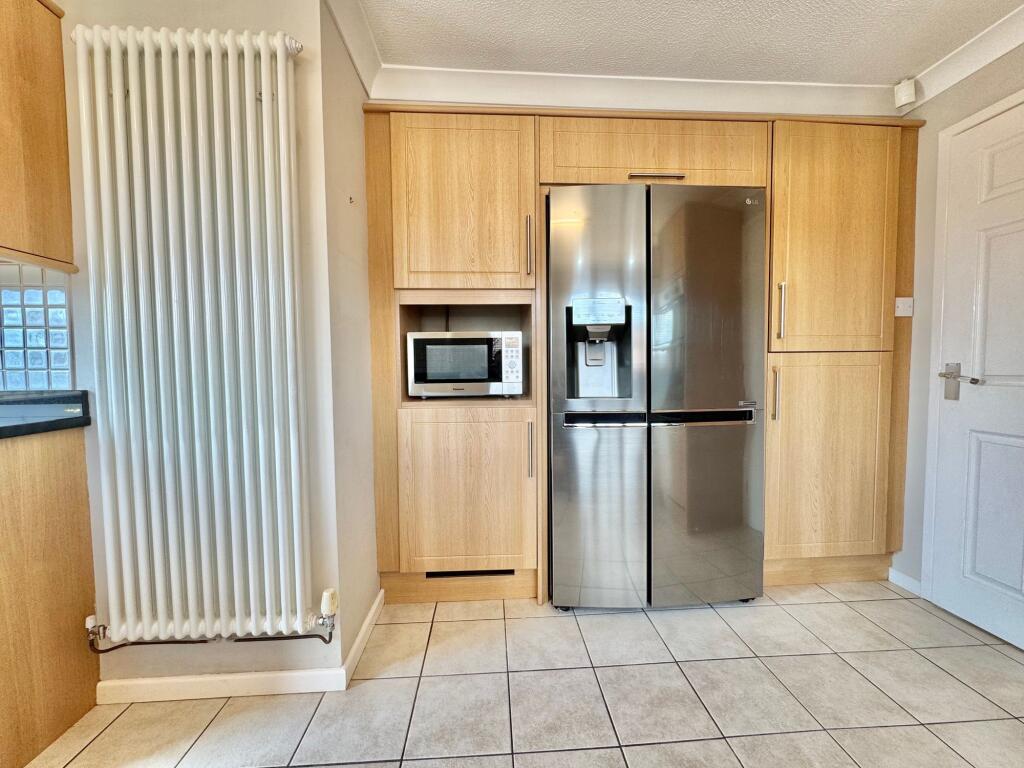 House in Nuneaton and Bedworth, Warwickshire - View 4