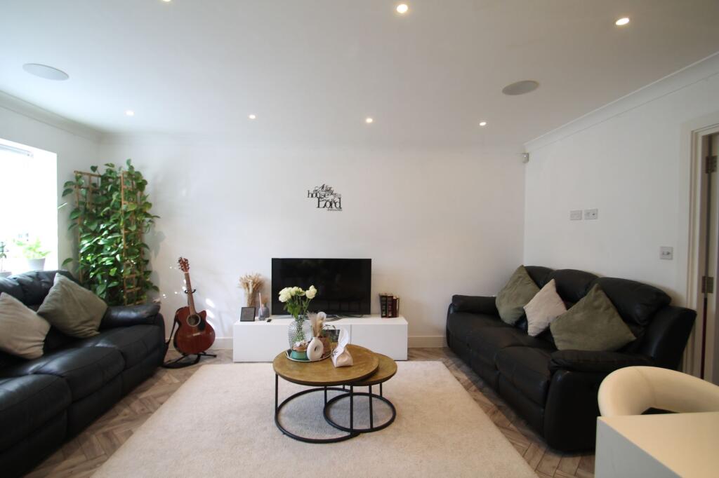 Apartment in London - View 5