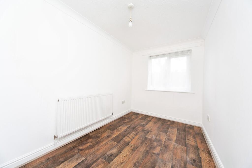 Apartment in Wirral, Liverpool City Region - View 5