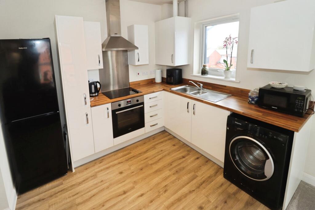 Dowsell Way, Yate, Bristol, Gloucestershire, BS37 photo 4
