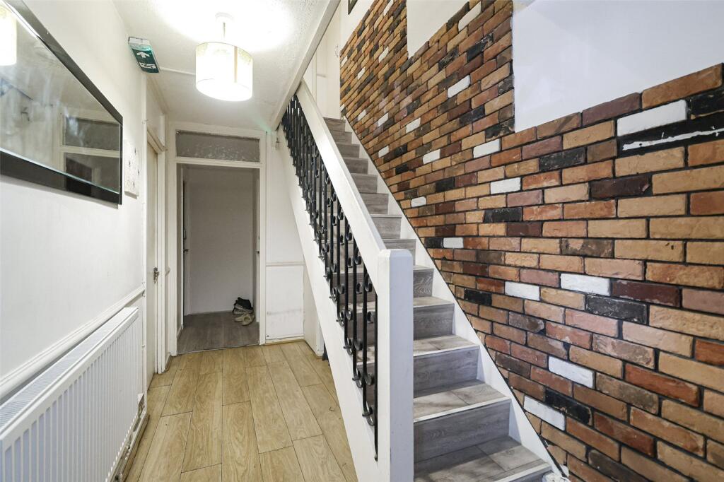 Apartment in London - More