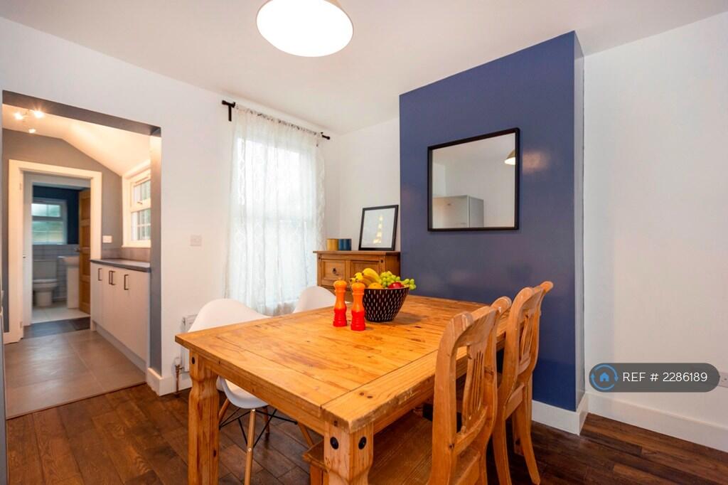 House in Reading - View 4