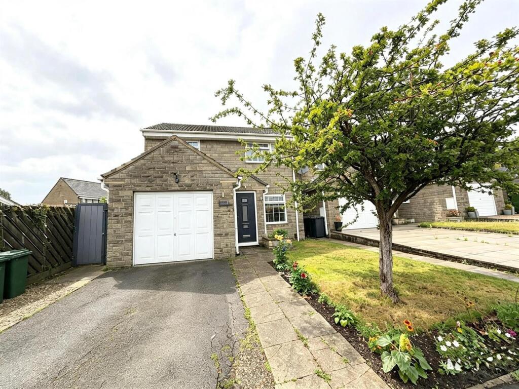 Main image of property: Westwinn Garth, Leeds
