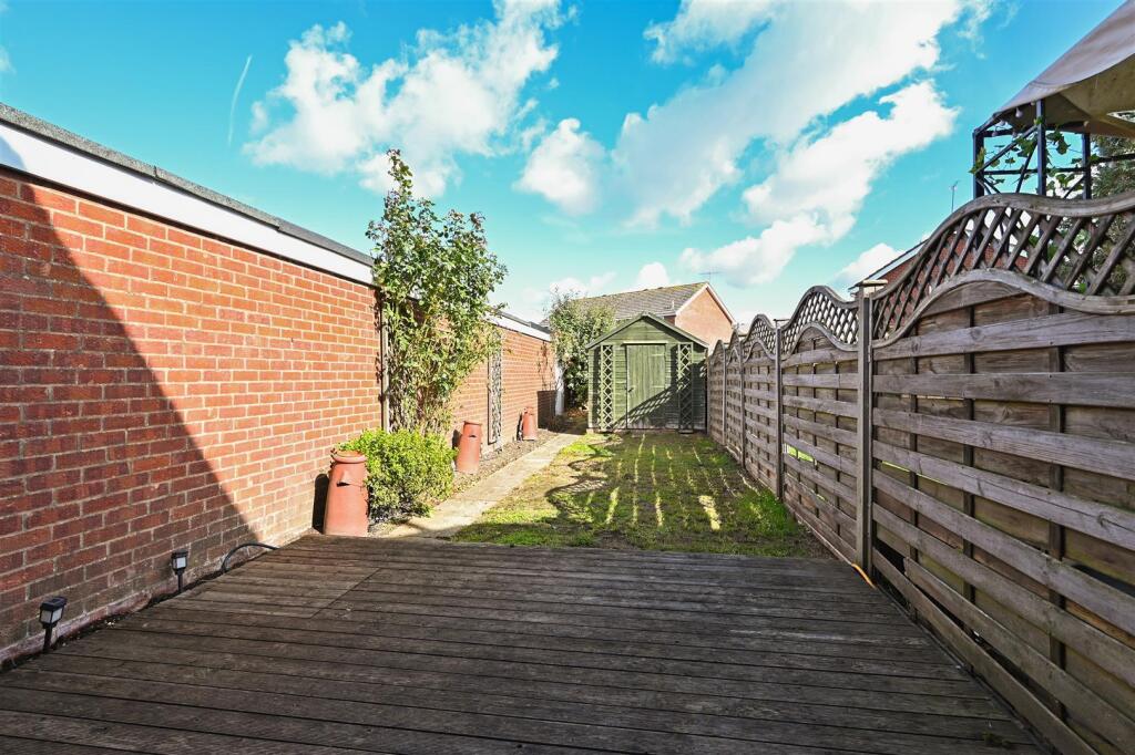 Chatsworth Road, Chichester photo 2