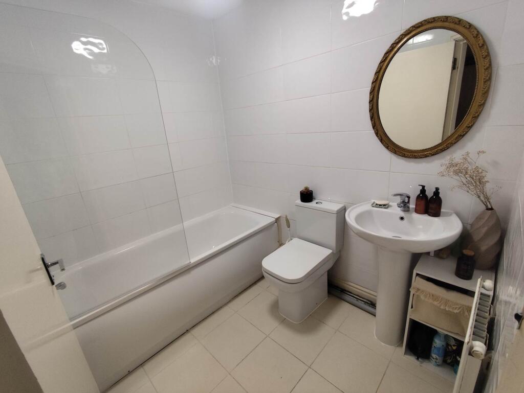 Apartment in Manchester - View 5