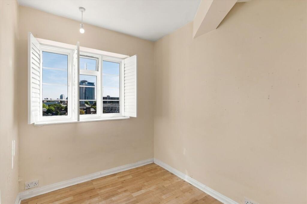 Apartment in London - More