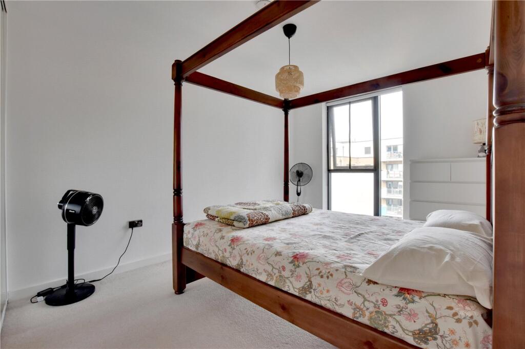 Apartment in London - View 5