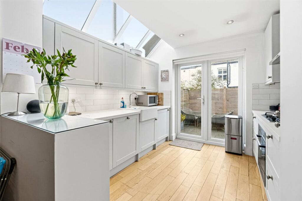 Norcutt Road, Twickenham, TW2 photo 2