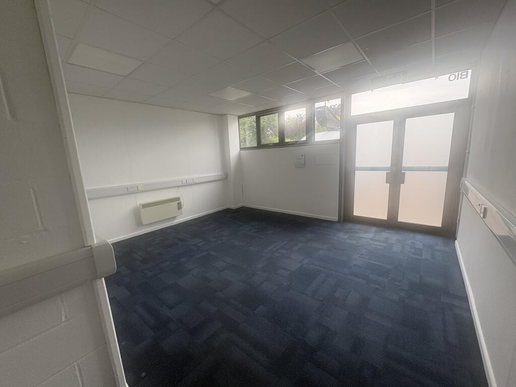 b10 250 sq ft