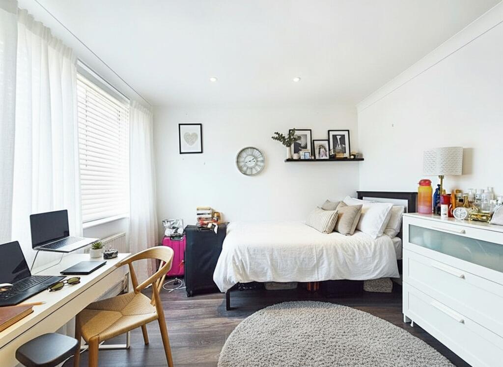 House in London, London Borough of Harrow - View 3