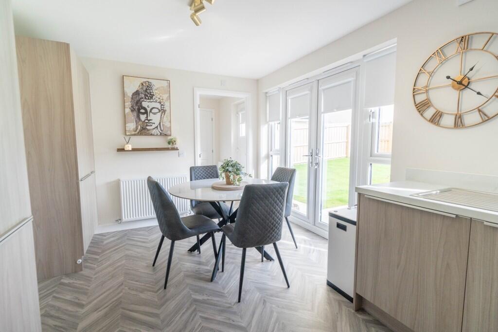 House in Motherwell, North Lanarkshire - More