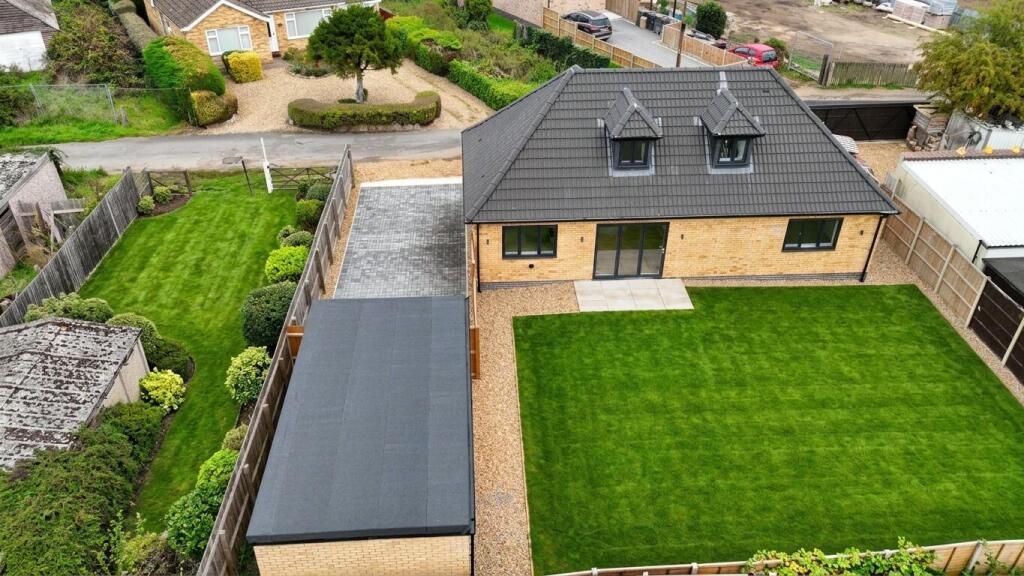 House in South Holland, Crowland - View 2
