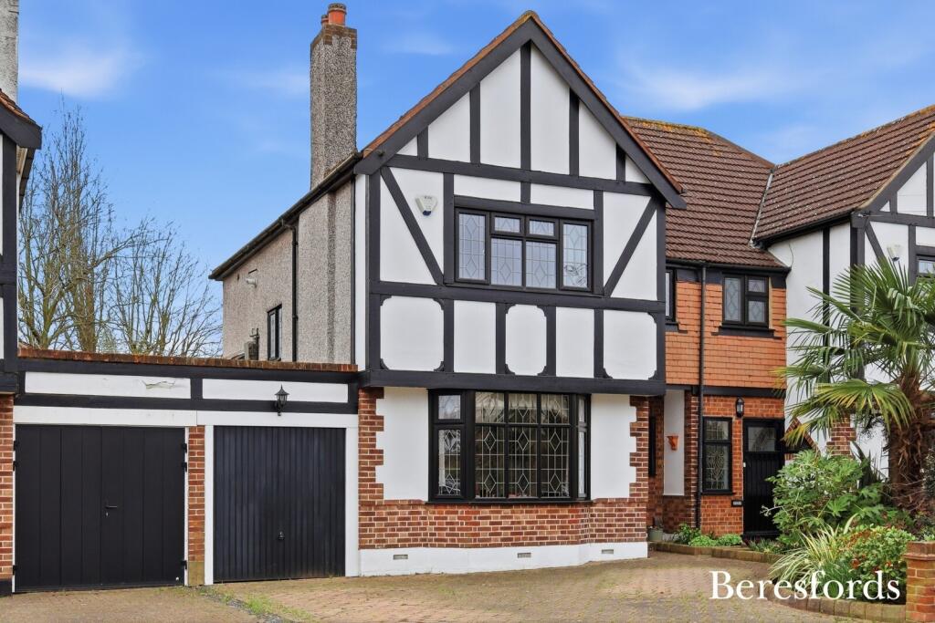 Main image of property: Park Drive, Upminster, RM14