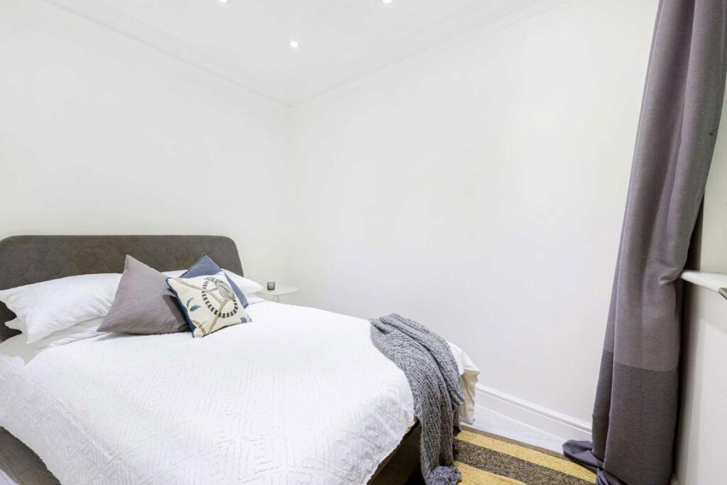 Apartment in London - More