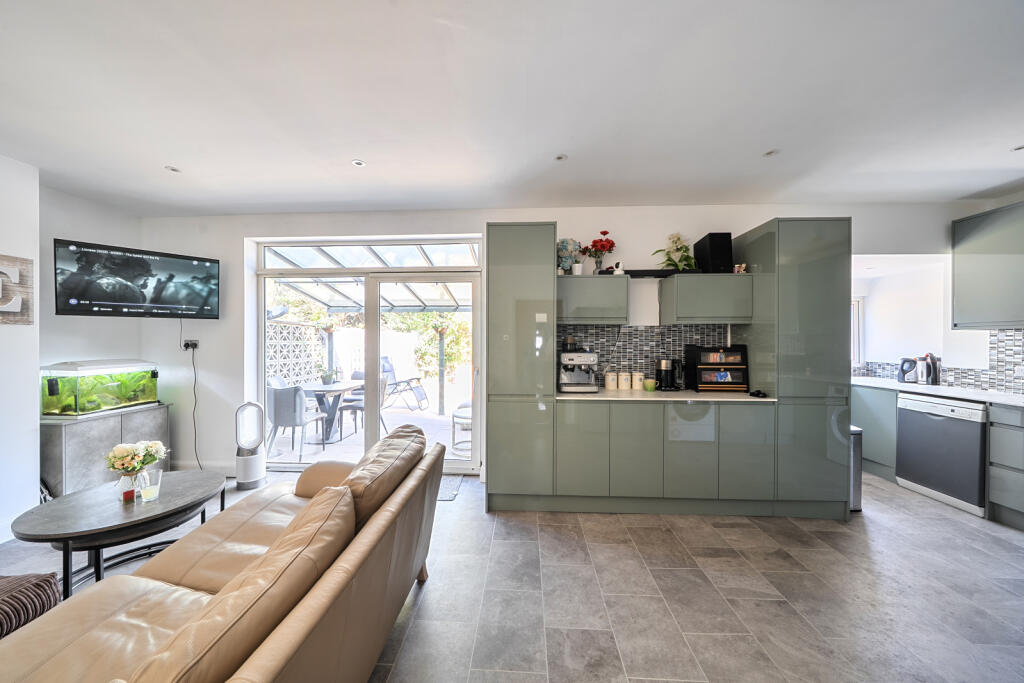 House in Harrow - View 4