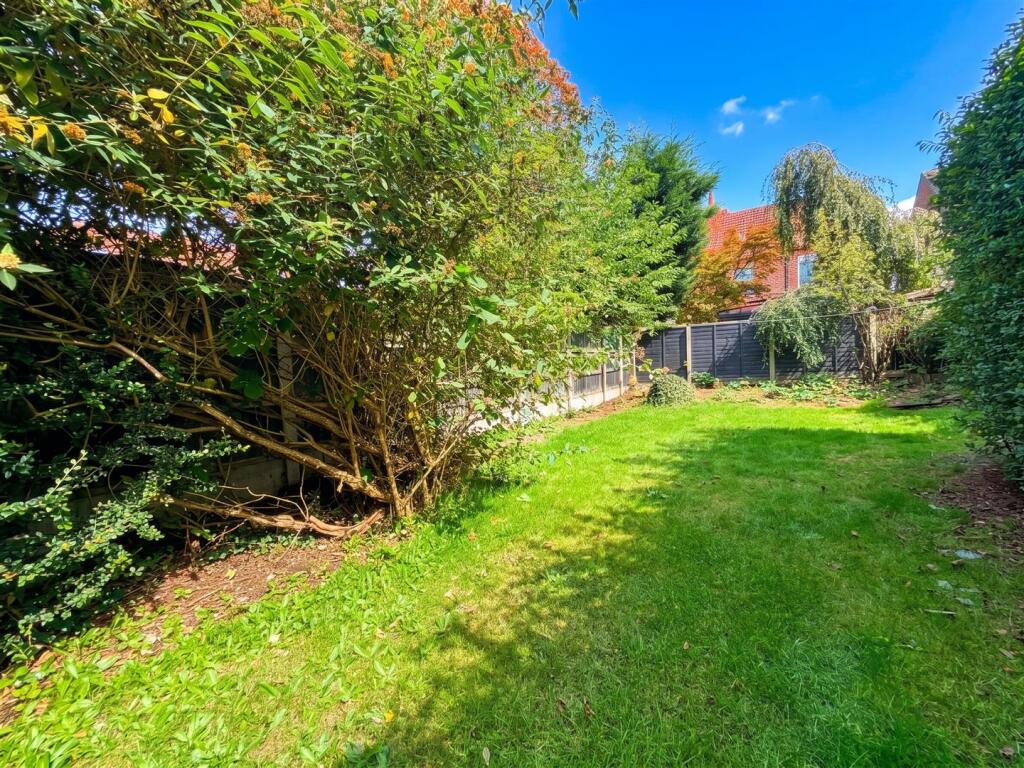 House in Trafford, Broadheath - View 4