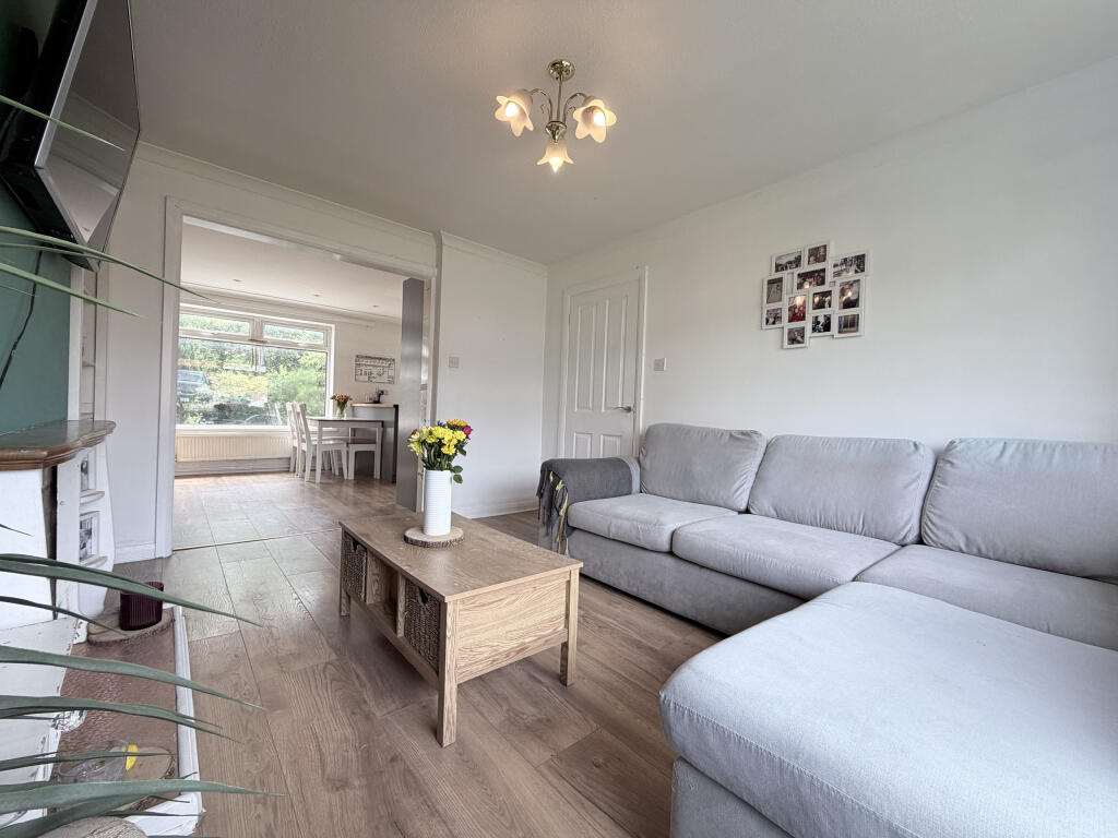 House in Mid Glamorgan, Llantwit Fardre - View 4