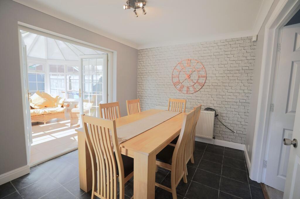 House in Doncaster, Waltham - View 5