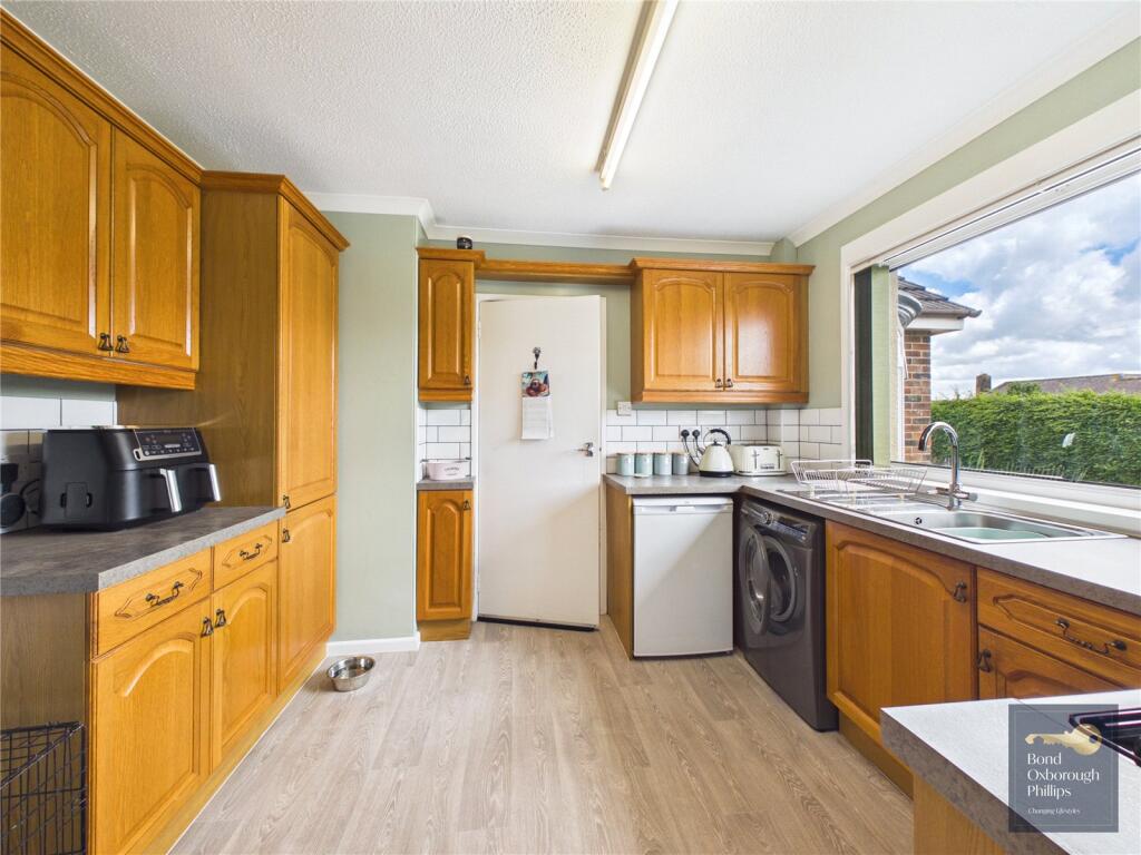 House in Great Torrington - More
