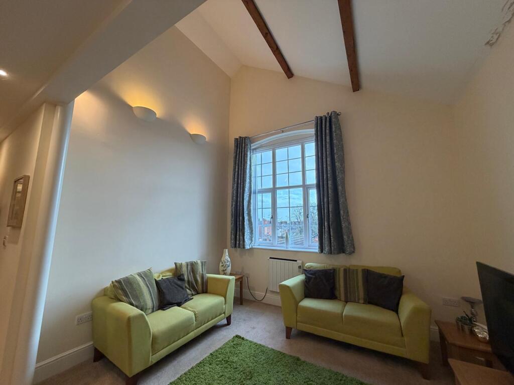 Apartment in Northampton, Semilong - View 5