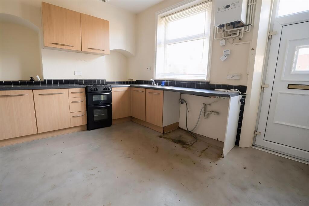 House in Halifax, Hullenedge, West Vale - View 3