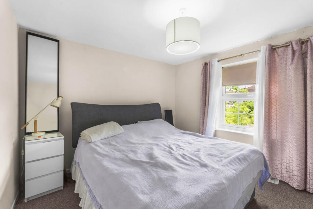 Apartment in East Hertfordshire, Bishop's Stortford - View 4