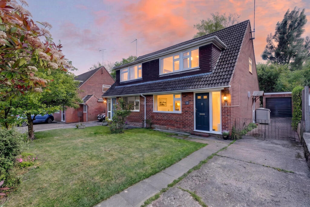 Main image of property: Foxcote, Finchampstead, RG40