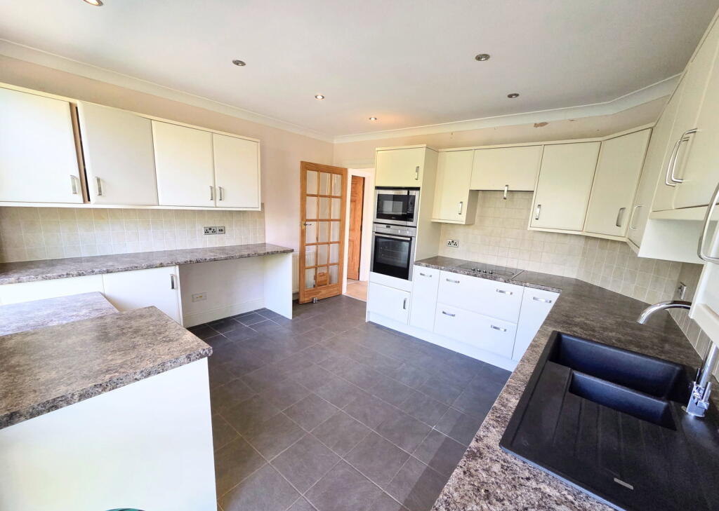 House in Plymouth - View 4