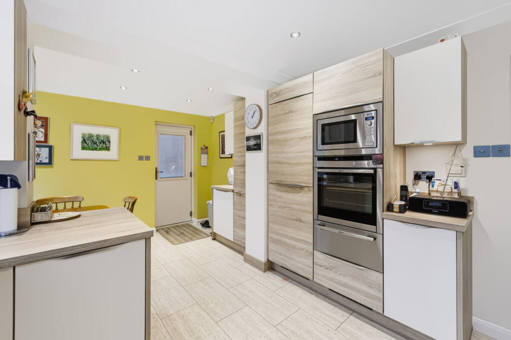 House in East Grinstead, Sunnyside - View 4
