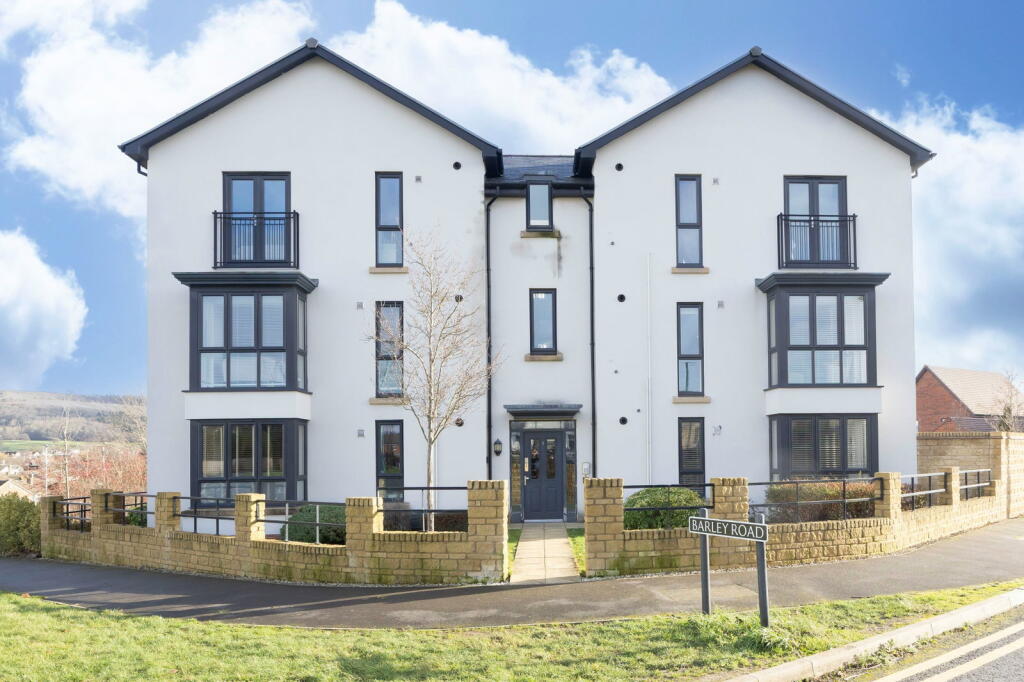2-bed flat on Barley Road, Cheltenham, GL52 3ND, £240,000