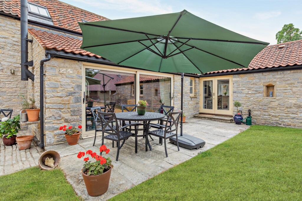 House in Kingsdon - More