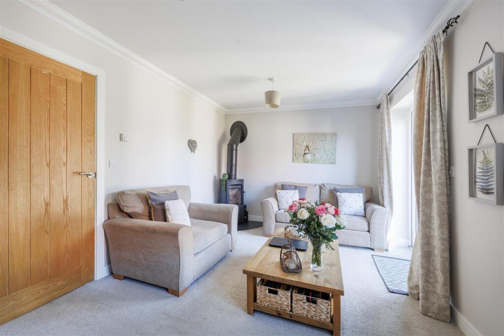 Felgate Close, Laxfield, Woodbridge photo 3