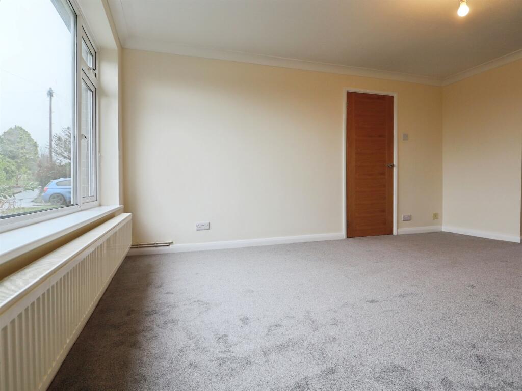 Fonmon Road, Rhoose, BARRY photo 2