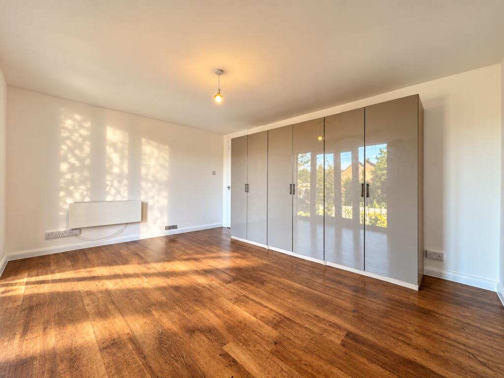 Apartment in East Hertfordshire, Bishop's Stortford - More