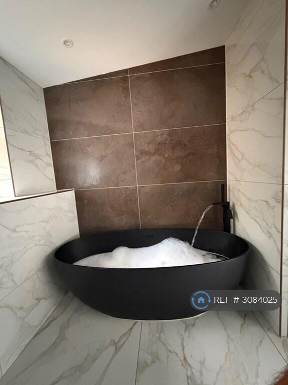2 bedroom detached house for rent