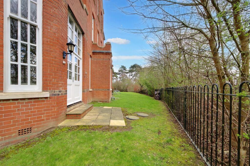 Apartment in St Albans, London Colney - View 2